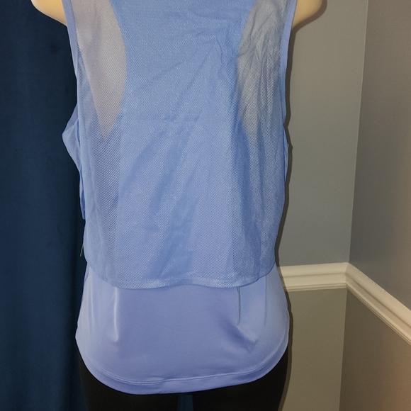 Athletic top - Picture 3 of 4